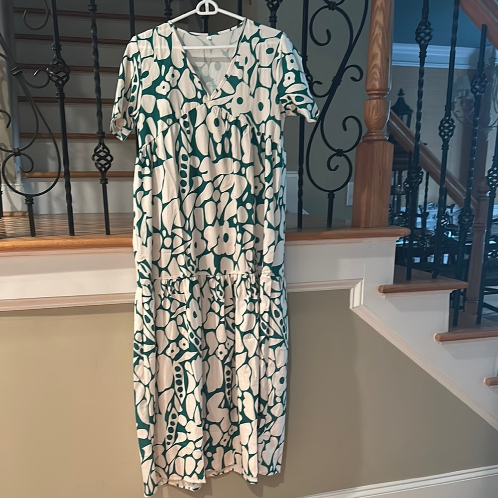 Green and White V-Neck Flutter Sleeve Maxi Dress